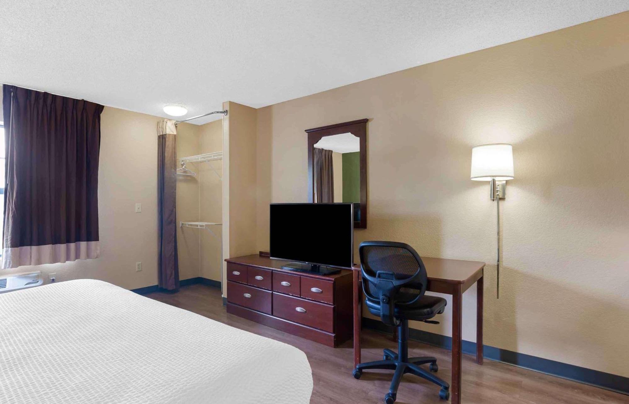 เอ็กซ์เทนด์ สเตย์ อเมริกา แคนซัสซิตี้ เซาท์ Hotel ภายนอก รูปภาพ